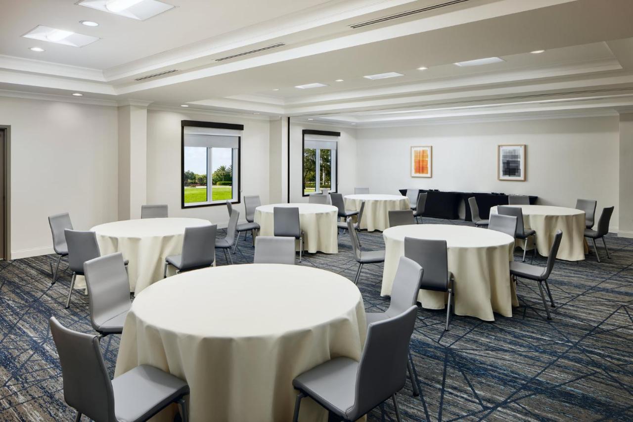Holiday Inn Express Hotel & Suites Port St. Lucie West By Ihg Exterior foto